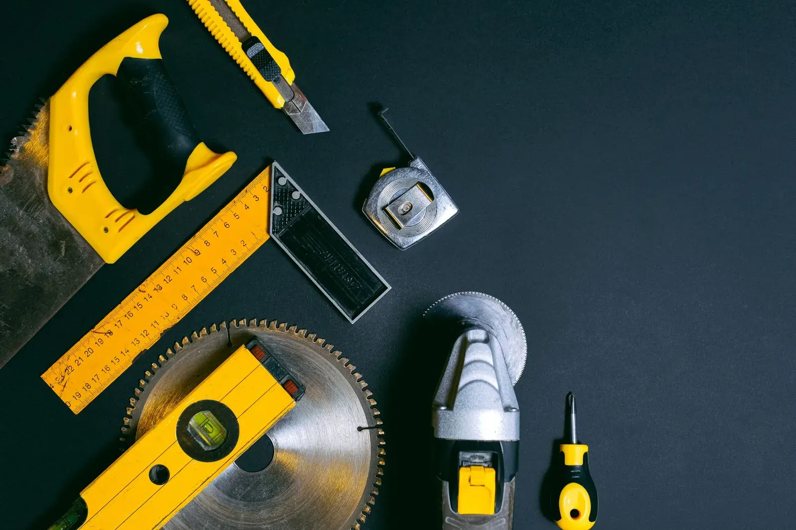Measuring tape and spirit level